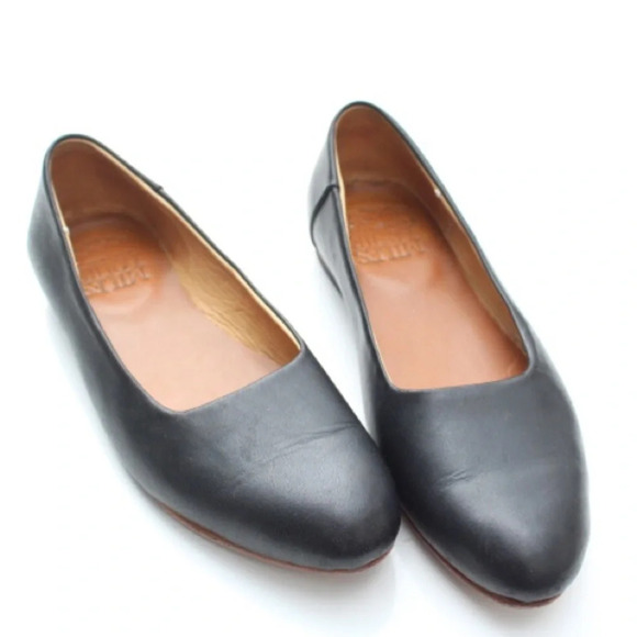 Miles & Louie flats - Picture 2 of 15